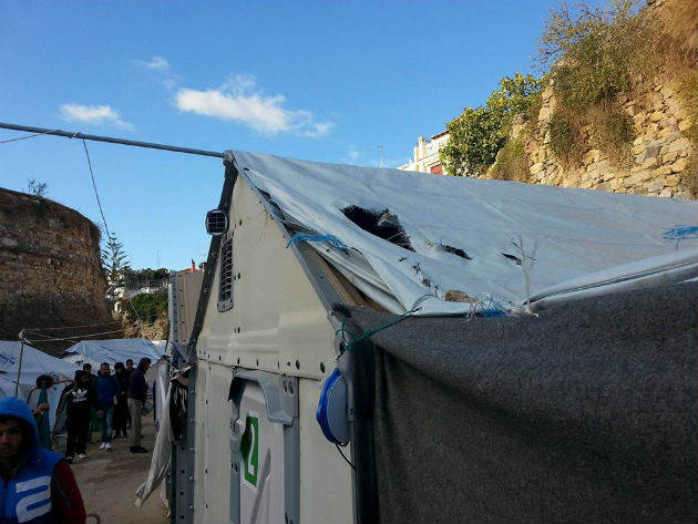 Συλλήψεις και προσαγωγές στον καταυλισμό της Σούδας