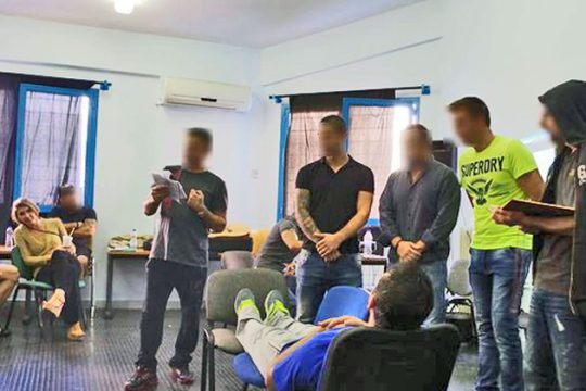 Η γνώση ανοίγει ορίζοντες, το σύστημα τους κλείνει