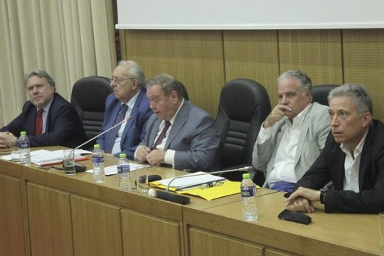 6 πανεπιστημιακοί προτείνουν