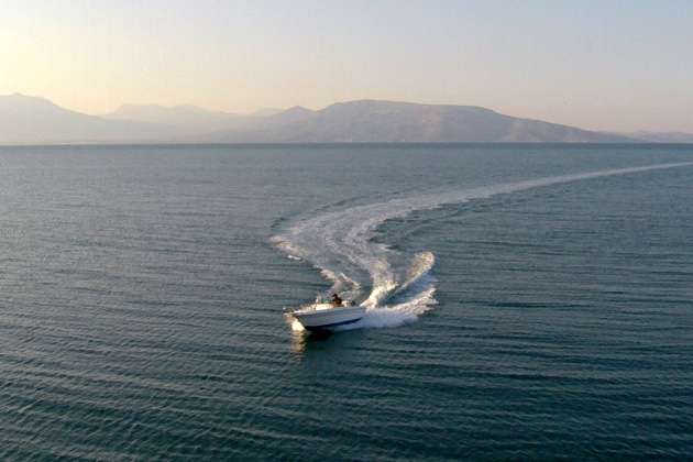 Συνελήφθη κυβερνήτης ταχύπλοου χωρίς άδεια χειριστή