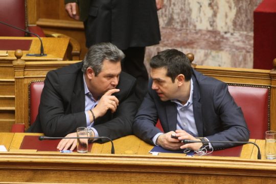 Η κυβέρνηση πετάει το γάντι στη Ν.Δ. για την υπόθεση μομφής κατά Καμμένου