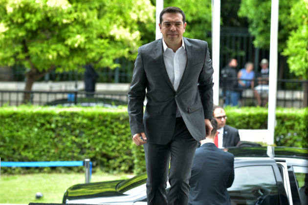Επιχείρηση αποκλιμάκωσης και ραντεβού στο Μαξίμου