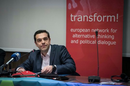 «Το σενάριο που λείπει» – Με Τσίπρα, Κέλλερ, Μανιέτ, Πιτέλα