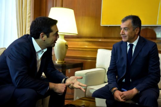 Πρώτες επαφές Τσίπρα με τους πολιτικούς αρχηγούς