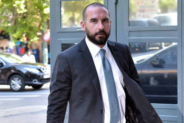 Σηκώνει το γάντι της προ ημερησίας η κυβέρνηση