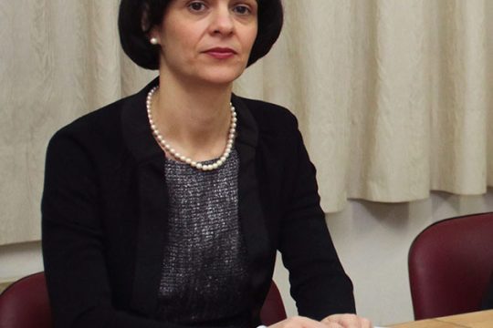 Στη διευθέτηση του χρέους επικεντρώνει η Βελκουλέσκου