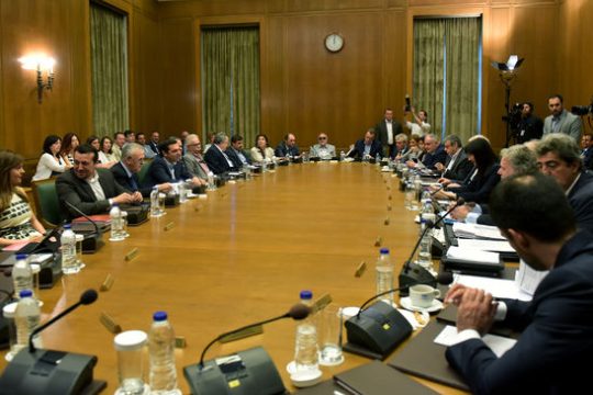 «Καθαρός ορίζοντας, αλλά όχι το τέλος της κρίσης»