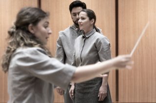 Η Ωραία Ελένη σ’ έναν ανδρικό κόσμο πολέμου