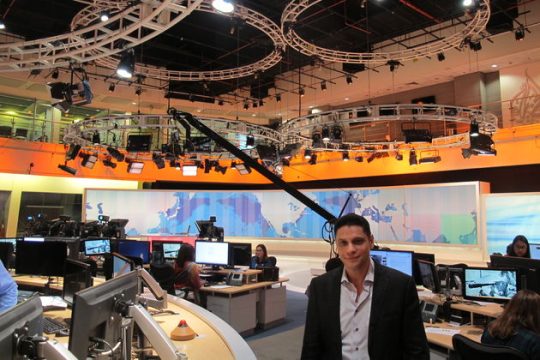 «Η δουλειά των πολιτικών είναι να κρύβουν θέματα, η δική μας να τα αποκαλύπτουμε»