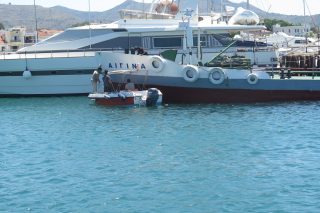 Δύο νεκροί από σύγκρουση υδροφόρας με αλιευτικό στην Αίγινα