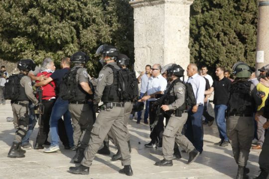 Επεισόδια στην Πλατεία των Τεμενών και τραυματίες