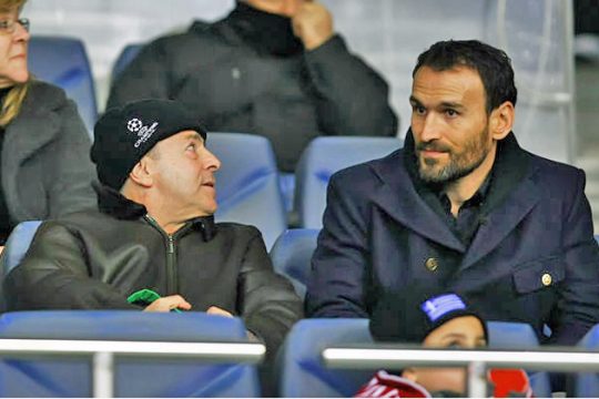 Χάνει την επαφή του με τους άλλους…