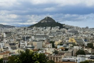 Τρόμος για 22χρονη στον Λυκαβηττό: Της επιτέθηκε άγνωστος και τράπηκε σε φυγή
