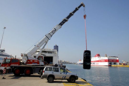 Νεκρός άνδρας που έπεσε με αυτοκίνητο στο λιμάνι Πάτρας