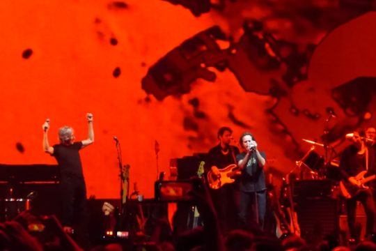 Όταν ο Roger συνάντησε τον Eddie