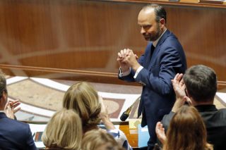 «Μνημόνιο» α λα Μακρόν