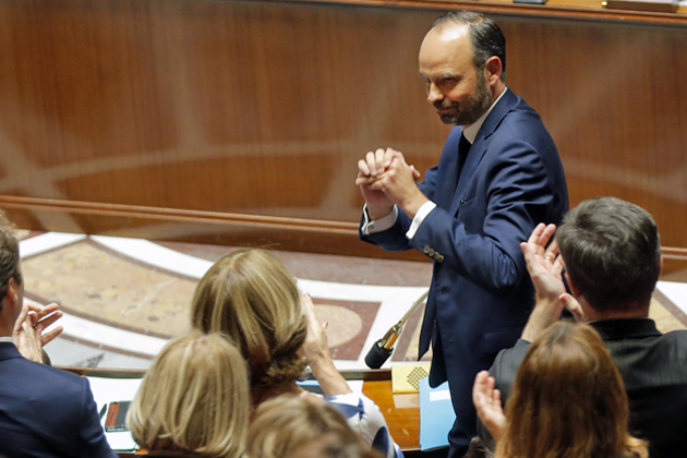 «Μνημόνιο» α λα Μακρόν