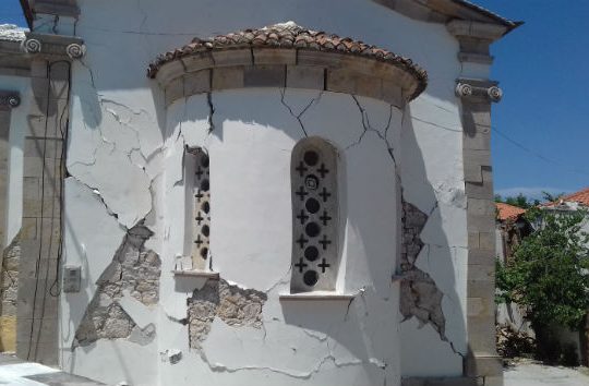 Προστασία του αυθεντικού υλικού των σπιτιών της Βρίσας