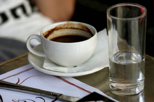Στου καφέ το κατακάθι…