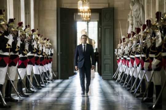 «Μεταρρύθμιση θεσμών σε ένα χρόνο» και «βαθιά αλλαγή»
