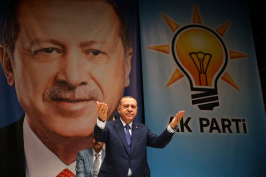 Λάδι στη φωτιά από τον Ερντογάν
