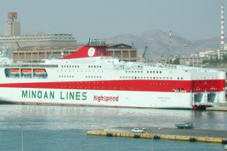 Τραυματίστηκε τρίχρονο κοριτσάκι μέσα σε πλοίο