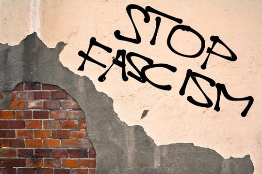 Χειρότερη, η διαπλοκή του φασισμού