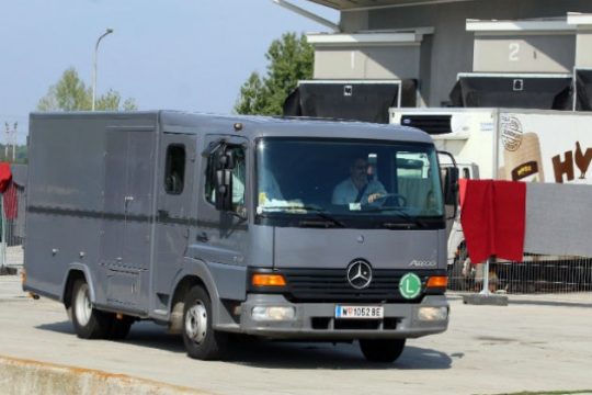 Πρόσφυγες εντοπίστηκαν σε φορτηγό-ψυγείο στη Γαλλία