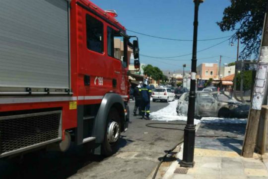 Χανιά: Αυτοκίνητο τυλίχτηκε στις φλόγες στα Κουνουπιδιανά