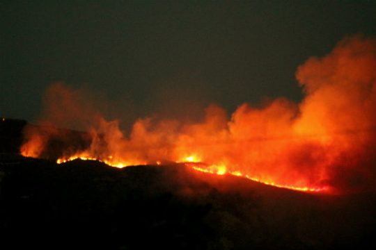 Μεγάλη φωτιά στο Αργάσι Ζακύνθου