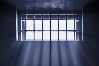 Υψώνουν φωνή και ανάστημα στο όνομα της αλήθειας