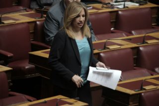 Θυμίζουν τις ευθύνες Καραμανλή, προειδοποιούν την κυβέρνηση