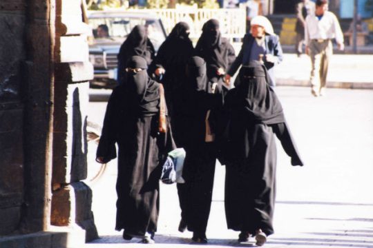 Η «αμαρτία» της κοντής φούστας
