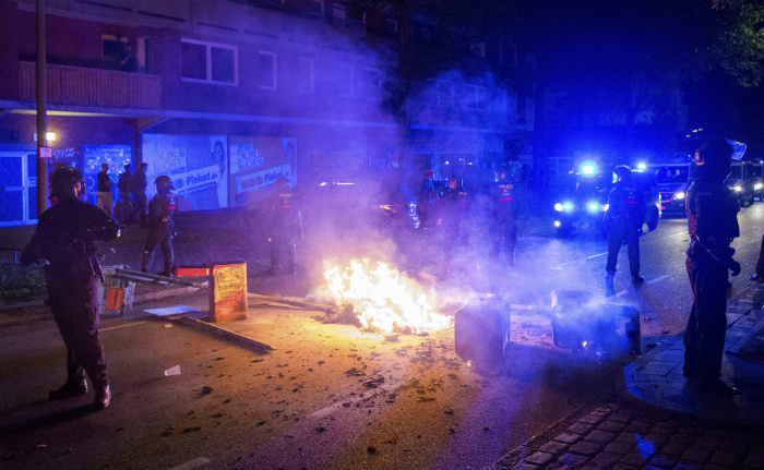 Αναζητούνται ευθύνες για τις βίαιες διαδηλώσεις στο Αμβούργο