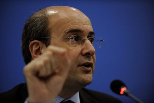 «Οι “Ρομπέν των φτωχών” έκαναν τους φτωχούς φτωχότερους»