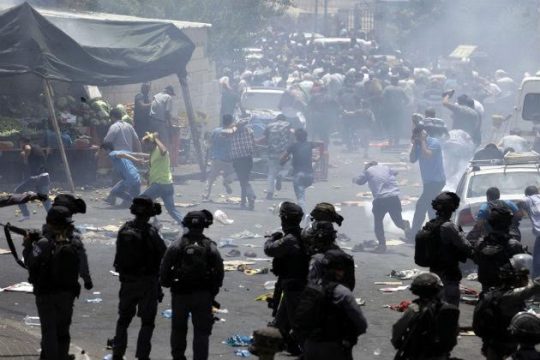 Επιδρομές και αιματηρές συγκρούσεις