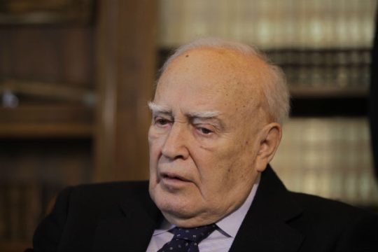 Στο νοσοκομείο με λοίμωξη του αναπνευστικού ο Κ. Παπούλιας