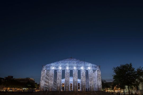 «Ημουν ξένος και με δέχτηκες»