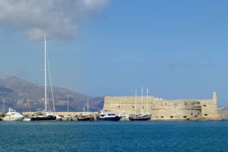Οι Ελληνοαραβικές Σχέσεις και η Αραβοκρατία στην Κρήτη