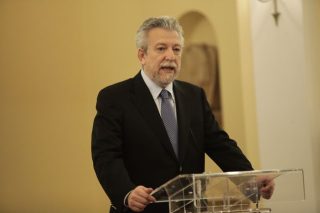 Ζητούνται συνεννόηση, ειλικρίνεια και ψυχραιμία