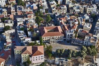 Πρύτανης – «ξενοδόχος» με τις ευλογίες της Ν.Δ.