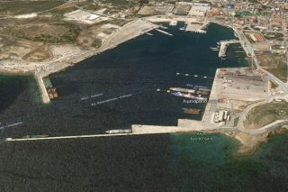 Μνηστήρας για το λιμάνι Λαυρίου