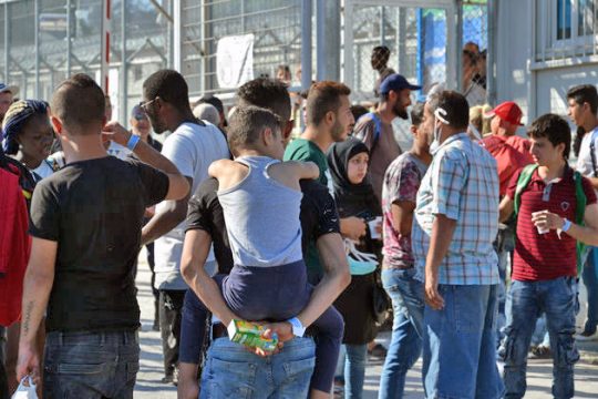 Εξέγερση και χημικά στη Μόρια