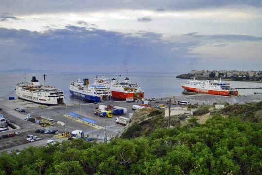 Αναστολή κινητοποιήσεων στη γραμμή Ραφήνα-Κυκλάδες