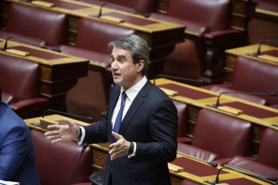 Η… ευαισθησία Λοβέρδου για την παράδοση