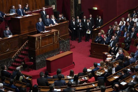 To πρόγραμμα του Μακρόν: ασκήσεις επί χάρτου