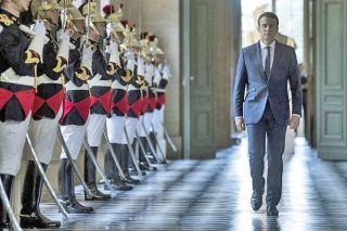 Η «προεδρική μοναρχία» Μακρόν