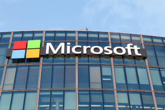 Προς μείωση προσωπικού έως και 5.000 ατόμων η Microsoft