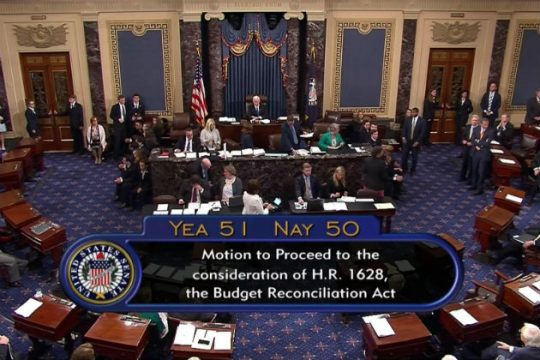 Μία ψήφος έκρινε το αποτέλεσμα για το Obamacare