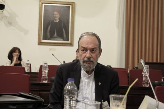 Κοινωφελές απ’ έξω, ιδιωτικό από μέσα